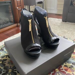 Vince Camuto Black wedge ~ Super stylish